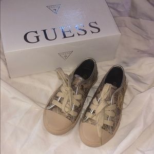 guess kids shoes